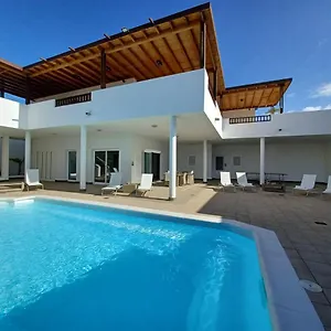 Lanzarote , Puerto Calero España